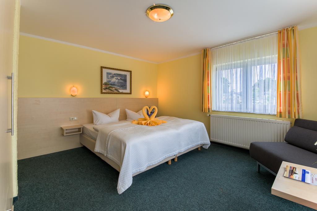 Pension Erdmann - Hotel Garni Херингсдорф Екстериор снимка